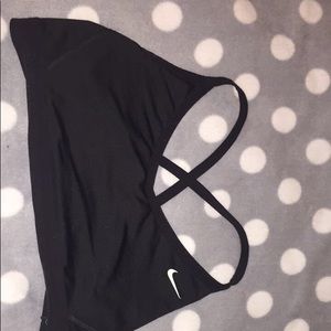 Nike black slick sports bra fits Medium